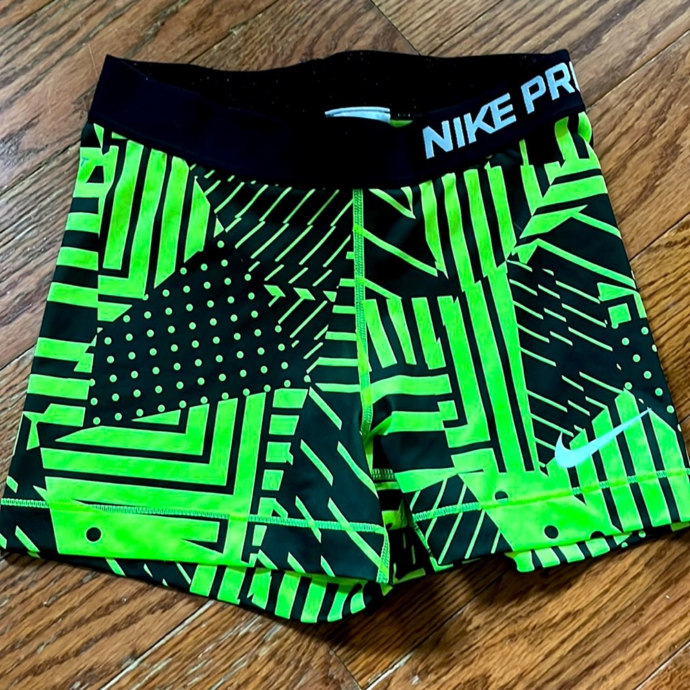 Nike Pro shorts small